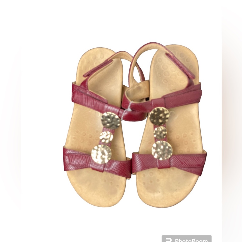 Vionic Farra Lizard dark red sandals. 7